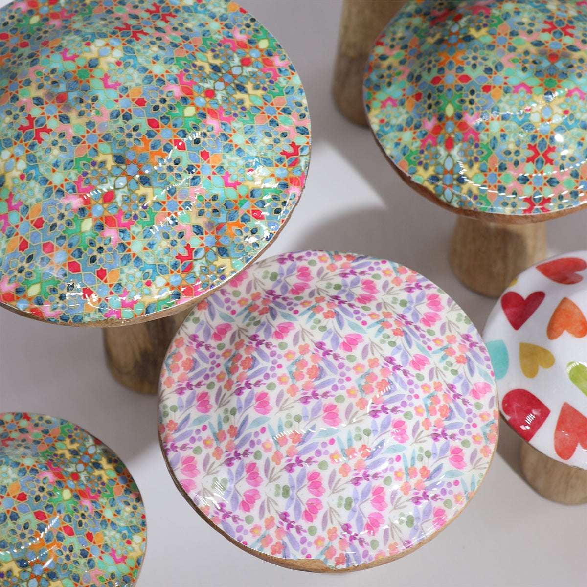 Small Enamelled Mushroom - 10cm - Pastel Hearts